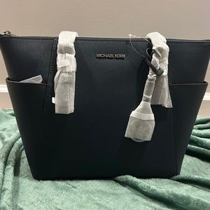 Navy blue Michael Kors purse. New!!